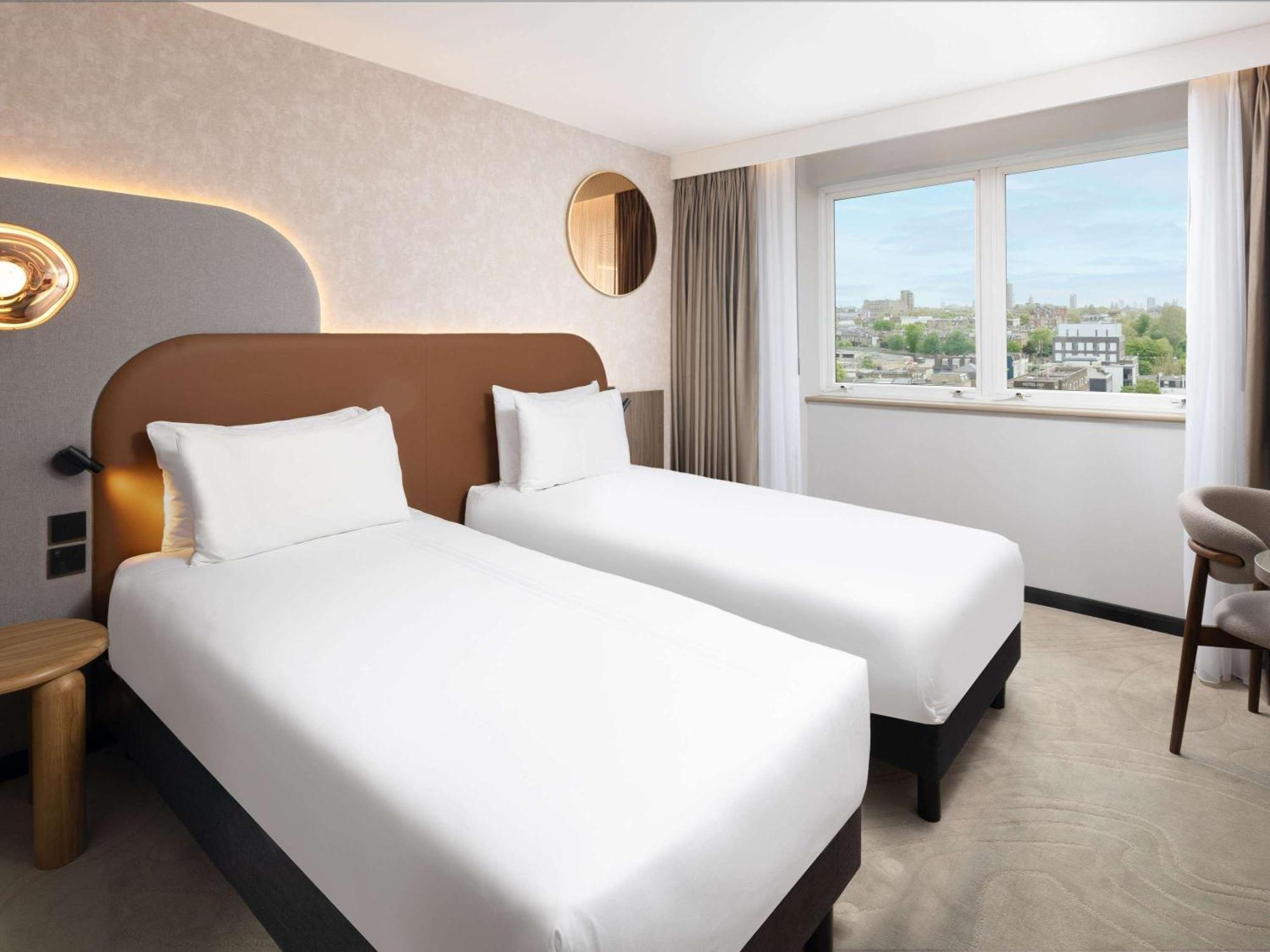 Mercure London Earls Court Exterior photo